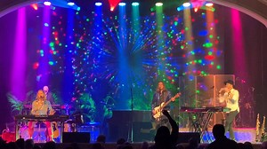 DREAMER - Roger's first #1 hit song was released on Crime of the Century in 1974. Hard to believe it's been over 50 years and still a fan favorite. You're all invited to share this with your family and friends and sing along. Thanks for the stunning lighting Al Paquette. Video by Chicago Bob. #dreamer #concert #supertramp #CrimeOfTheCentury | Roger Hodgson