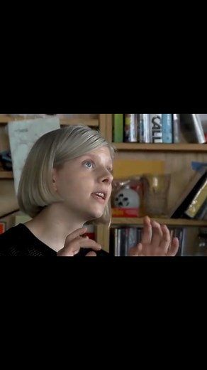 6.1K views · 34 reactions | [Performance ] 朗 Artiste : AURORA ( @auroramusic ) . #chanteuse #chant #musique #musicien #guitare | imusic-school | Facebook