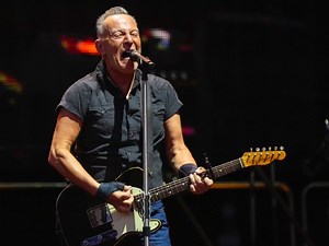 Bruce Springsteen Postpones LA County Shows Due To Illness