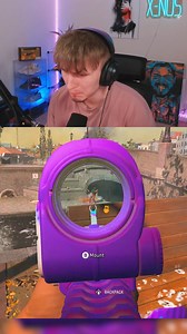 2M views · 54K reactions | He didn't even react #warzone #warzone2 #cod #callofduty #gaming #vondel #funny #seanpaul #nolie #dualipa | Xenos | Facebook