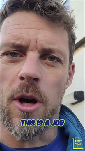 Christmas Lights Time! Clearing the Drive & Firing Up the Cherry Picker 🎄✨