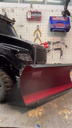 ‪@Traxxas‬ trx6 with ‪@Bossplow‬ #snow #winter #rccar