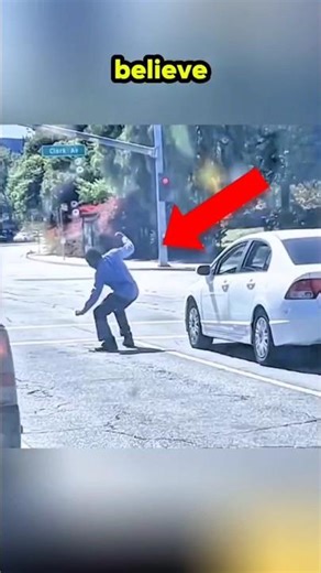 A Bored Driver Starts Dancing at a Red Light #dashcam