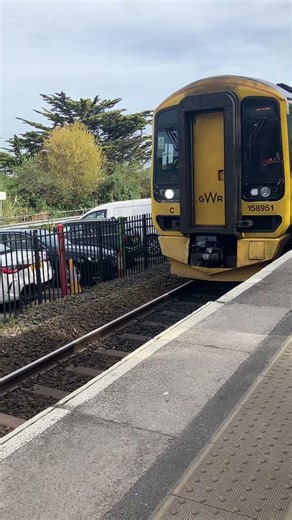 Class 158 arriving into st ives