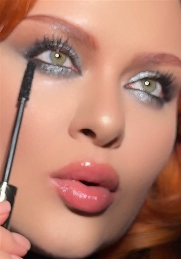 New Year’s Eve glam 🎇