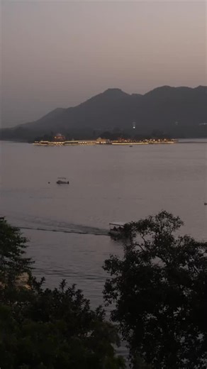 The most romantic corners of Udaipur live here ✨❤️ Soft lights, cozy bites, and moments meant just for two 🍴🍹 Bayleaf - where every date feels unforgettable. Romantic Cafe | Udaipur Dining | Cozy Evenings | Date Night | Candlelight Dinner | Love & Food | Gourmet Bites | Dining Experience | Signature Drinks | Comfort Cuisine | Flavor Harmony | Bayleaf Udaipur