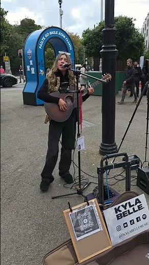 💛Kylabelle Stunning Busking performance of, This is the life Live from Grafton Street, Dublin. ✨