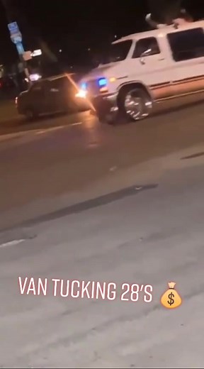 Would pull up in this Chevy G20 Van tucking 28's?? It's 🔥🔥🔥 #Van #Vans #Chicago #billets #Chevy #G20