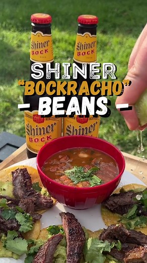 🎉 Recipe: Shiner “Bockracho” Beans 🎉 Perfect for your Big Game parties! 🏈 🍺: Shiner Beer | Pictured: This borracho bean recipe is delicious and easy to make! Plus - if you need a dish to bring with you to a Big Game party - this is the one! www.KSAT.com/TexasEats #eldereats | Elder Eats