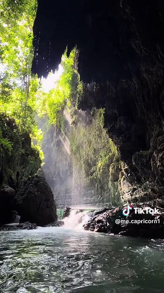 Menikmati Keindahan Green Canyon di Jawa Barat
