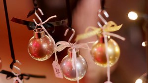  Jul på FÆNGSLET – Gå ikke glip af årets mest magiske juleoplevelse ✨  14.-16. & 21.-23. november. Jul på FÆNGSLET i Horsens byder på: ️ Over 200 juleboder  Kælkebakke og Polarekspressen  Hr. Julemand og sjove figurer  Lysskulpturer, sne og masser af stemning  Æbleskiver, gløgg og godter i madboderne  NYHED: Gratis adgang til FÆNGSELSMUSEET! ️ Køb billet online og spring køen over | FÆNGSLET | Facebook