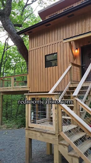 #airbnb #cabin #superhost #travel #treehouse #relationship | red room cabin