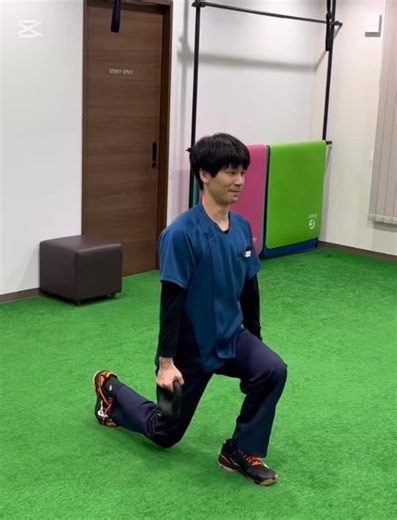 セミパーソナルトレーニング Rメソッド on Instagram: "トレーニング【BWランジ】 今回は、下半身強化！おお尻•太ももの引き締めについて詳しく ご紹介します♪ 当院長がトレーニング挑戦しました🔥 是非ご覧ください👀 ＼トータルボディメンテ ／ 【施術×運動×栄養】 クレジットカードOK 秋田市御所野元町４丁目１−８ 駐車場１７台 ／ 個室あり お子様連れの際は必ずお話しください♪ ​​​​​​@akita.r.seitaiin @akita_r_method ​​ #秋田#秋田市#整体#予防#骨盤#リラクゼーション#肩こり#腰痛#股関節#ドライヘッドスパ#眠れない#睡眠#運動#TRX#ダイエット#痩せたい#体験#パーソナルトレーニング#セミパーソナルトレーニング#栄養#エステ#プロラボ#メンバーシップ#法人チケット#法人#トレーニング#BWランジ#下半身#強化#院長"