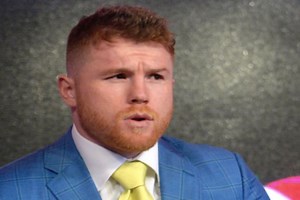 Fernanda Gómez, Canelo's girlfriend takes a photo next to the toilet and even asks for forgiveness (PHOTO)