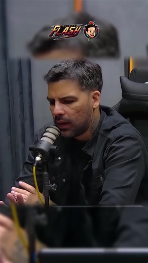 Já desbloquearam o PS5 😨🎮 #playstation #xbox Curtiu essa edição?🤔 Quer aprender a fazer igual no seu PC ou no seu CELULAR? e faturar mais de 5 mil dólares igual eu já faturei, e usando só o capcut! 🤑 Clica no link da BIO e venha aprender o poder da proatividade no CapCut! 🎬😎