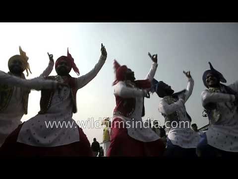Bhangra Dance : Most popular punjabi folk dance