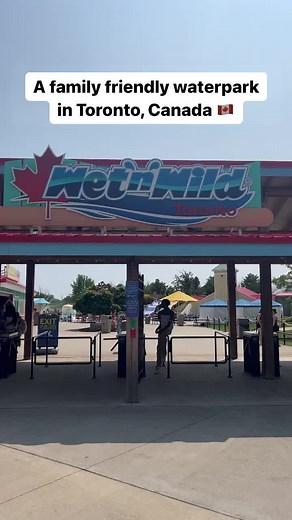 🌊🎢 Dive into the ultimate family adventure at Wet'N'Wild Toronto! 🤩🏖️ This waterpark paradise is the place to be for non-stop fun, thrills, and laughter with your loved ones. 🌈👨‍👩‍👧‍👦 From heart-pounding slides to relaxing lazy rivers, there's something for everyone here! 🌊💦 Come make a splash and create unforgettable memories at #WetNWildToronto! 🎉😎 #FamilyFun #WaterparkBliss #torontoadventures