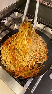 808K views · 1.7K shares | Gracias Felipe Rodriguez Palacios por la receta del pollo Pekín. Muy ricos y fáciles estos fideos al estilo oriental acompañados con pollo pekin #arielrodriguezpalacios#arielcocina#arielenseña#fideoschinos#pollopekin | Ariel Rodriguez Palacios | Facebook