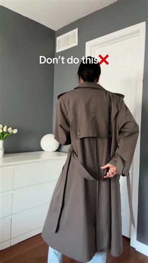 Trench coat tuck hack! Yes or No? #stylingtips #fashiontips | trench coat outfits ideas