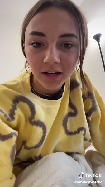 Fashionable Tie-Dye Sweatshirt Styling Tips