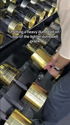 It’s stuck their 😂 #gymhumor #gym #trendingshorts #fitness #bodybuilding