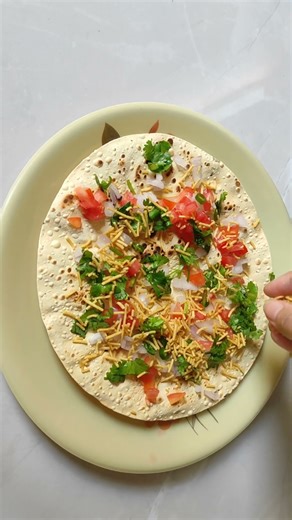 Crispy, Chatpata aur Easy – Masala Papad in minutes 😋 #masalapapadrecipe #papad #shortvideo #shorts