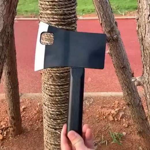 Gadget Technology🚀🖥️ | Would you use this phone case? 😳 - 💙Follow 👉 @gadgets.tec 🌹💙 💜Follow 👉 @gadgets.tec 🌹💜 ❤️Follow 👉 @gadgets.tec 🌹❤️ 🧡Follow 👉 @gadgets.tec... | Instagram