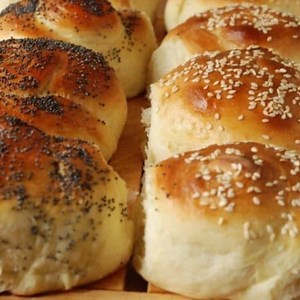 Seeded Rolls: An Easy Bread Machine Recipe