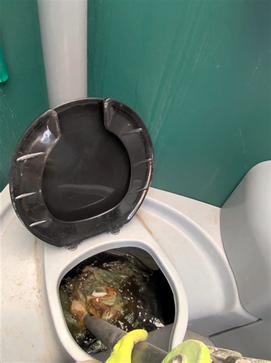 I was BARELY able to finish this unit 🌲 #portapotty #satisfyingcleaning #cleantok #bluecollar #closecall
