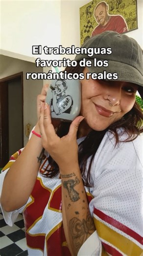 Artista visual on Instagram: "Mate pintado a mano disponible ✅🧉 Va curado y con bombilla listo para usar 😉 Envios a todo el país 📨 Agenda abierta para encargos personalizados 🎨📩 . . . . . . . #canserbero #canserberofrases #canserberoletras #pintadoamano #artistaargentina"