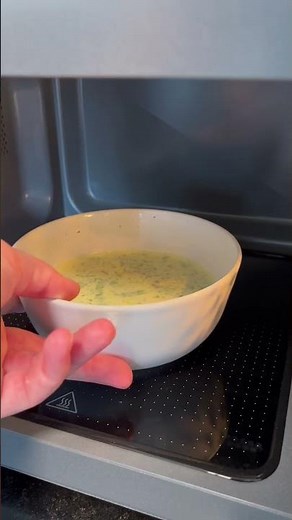 KOENIG Mikrowelle Rotary Wave getestet von Expeerly Testerin Bianca