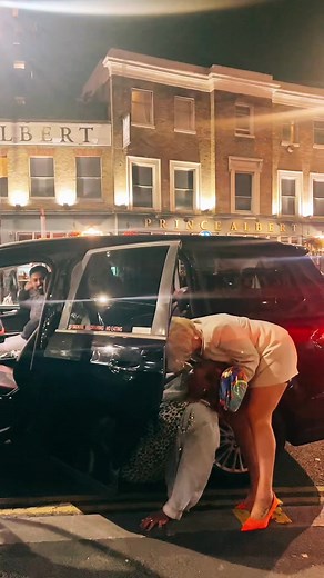 Sweetie darling. #fyp #fyp:) #abfab #absolutelyfabulous #patsy #eddie #bollinger #bolly #stoli #halloween