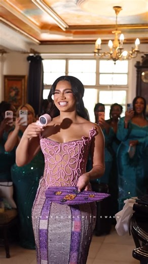LIVE WEDDINGS WITH KWAKU on Instagram: "Kunle & Lynn ✨💫💞 Planning & Coordination: @derbanevents Decor: @lamore_bella_events Brides makeup: @makeupby_ashley1 Brides hairstyling: @adem_only Bride’s kente gown : @pistisgh Bride’s second gown: @scissoredbyesse Groom’s ahenema: Bridal room decor: @lamore_bella_events Photography: @jema_photography Photobooth: @photoboothghana Videography: @wycfilms_ Live blogging: @live_weddings_with_kwaku Dj: @dj_adom MC: @eddy_acquah Catering: @zesuzacateringserv