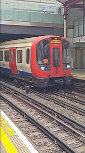 Hammersmith & City Line in Action! London Underground S7 Stock Carriages 22386 & 23386 at Farringdon
