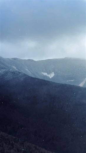 ❄️ Weekend Update from the Notch Hostel ❄️ We’re sitting at 60% full tonight, 90% full Saturday night, and just 25% full Sunday evening — plenty of space if you’re heading north and looking for a warm reset between miles. Winter has a firm grip on the Whites right now. Cold temps, fresh snow, and an unstable weather pattern mean trail conditions are fully in winter mode: expect variable footing, ongoing ice formation, and rapidly changing surfaces with elevation. Forecast snapshot: �• Friday nig