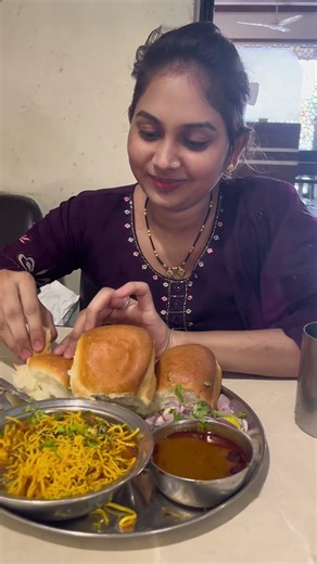 बायको ला पुरीभाजी खायची 🥰 #viral #dailypost #couplegoals #reels #husbandandwife #shortsvideo