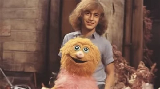 AI Created Its Own Kids Puppet Show - And It's Absolutely Horrifying - Looper