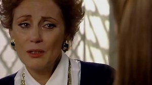 4.3M views · 27K reactions | Al descubrir que Luciana es su verdadera madre, Cristina no duda en reclamarle por haberla dejado en la puerta de una casa a su suerte cuando era una bebé y le dice que jamás la va a perdonar. #ElPrivilegioDeAmar, lunes a viernes a las 11:10 a. m. MEX / 7:10 p. m. MEX, solo por #Tlnovelas o en #ViX: https://bit.ly/vixcanales | tlnovelas | Facebook