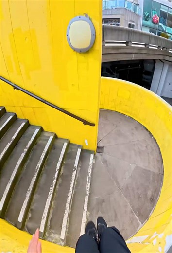 The floor is a bit slippery🤪#funny #parkour #fail #fall #tiktok #funnyvideos