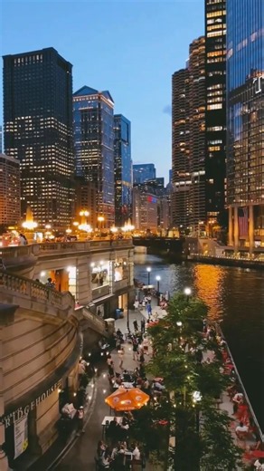 Chicago Downtown at Night 🇺🇸✨ | Stunning Riverwalk & City Lights | 4K Shorts