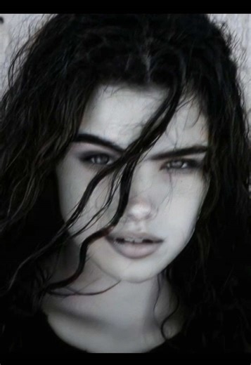 Ana Paula Arósio: La Belleza Italiana en el Mundo del Modelaje