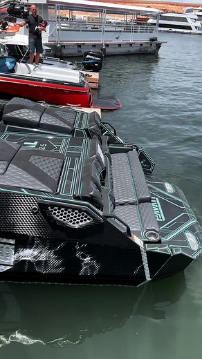2023 Pavati AL 26 spotted at Lake Powell 🖤 #powellheadz #lakepowell #wakeboat #surfboat #pavati