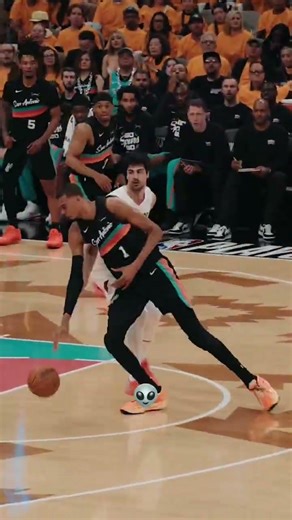 Wemby UNLEASHES Spin Move 🌪️👽 This dude ISNT Real! 🤯