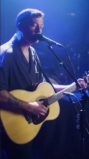 ‘Heartbreakdown’ live on ‪@kellyclarksonshow‬ 🖤 #syml #kellyclarkson #kellyclarksonshow