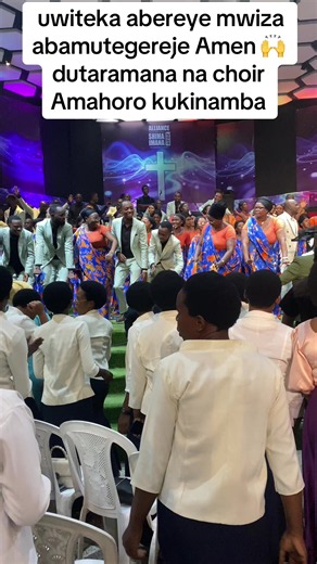 Uwiteka Abereye Mwiza (Choir Amahoro) - Gospel Choir Performance