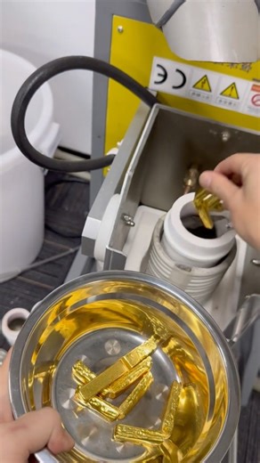 The gold smelting furnace melts gold simply and efficiently. #goldfactory #gold