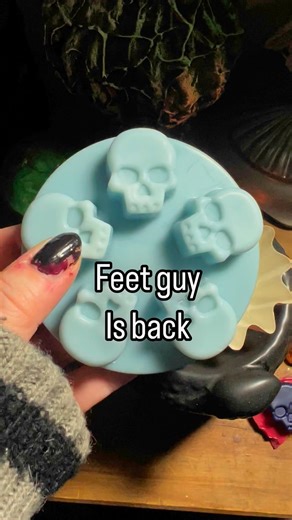 Wax melting storytime. He is back!! A lot of you asked me to find out how much he is willing to pay for weird photos and wax to be sent to him He’s confirmed £500 and I low key feel this is too little so I’m a bit disappointed 😝 Question is would you still do it?? For context the previous reel with foot shaped wax melt is the starter in this story #waxmelts #satisfyingvideos #asmr #storytime | Bubba Rocks Media