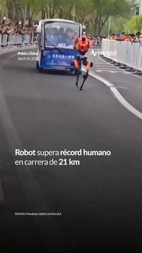 Un robot humanoide desarrollado en China rompió el récord mundial de medio maratón el pasado 19 de abril, superando la marca establecida por un corredor humano. El robot, llamado “Flash”, completó los 21 kilómetros en 50 minutos y 26 segundos, de acuerdo con reportes oficiales. La marca anterior había sido establecida en marzo de 2026 por el atleta ugandés Jacob Kiplimo, con un tiempo de 57 minutos y 20 segundos.
