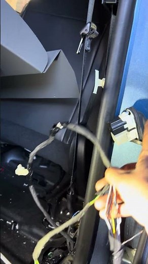 Replacing connector on this 21 Ford Explorer police interceptor #ford #fordperformance