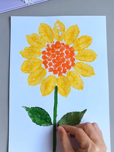 Como fazer arte com uma simples folha: atividade para educação infantil